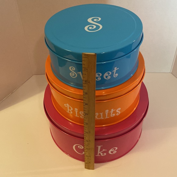 Nested/Stackable Round Kitchen Tins - Picture 2 of 11